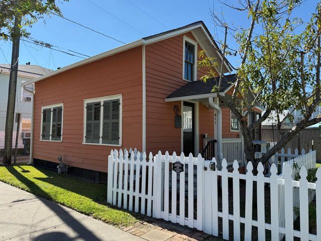 1301 Church Street, Galveston, TX 77550