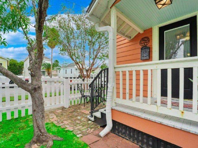1301 Church Street, Galveston, TX 77550