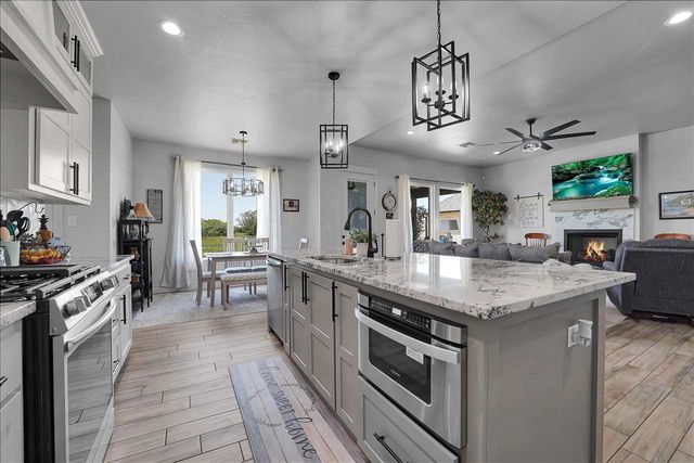 918 NE Oriole Dr, Lawton, OK 73507