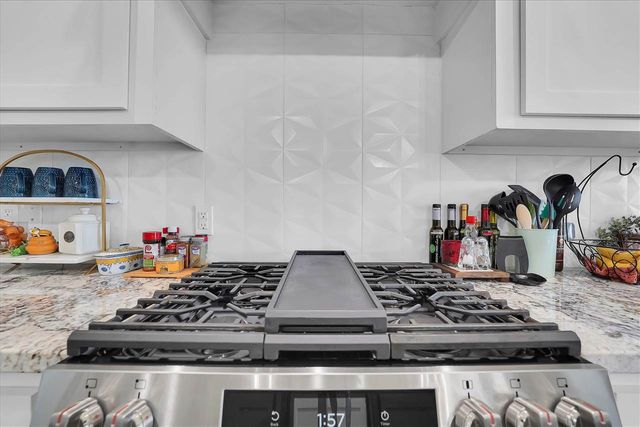 918 NE Oriole Dr, Lawton, OK 73507