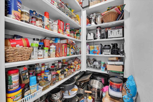 918 NE Oriole Dr, Lawton, OK 73507