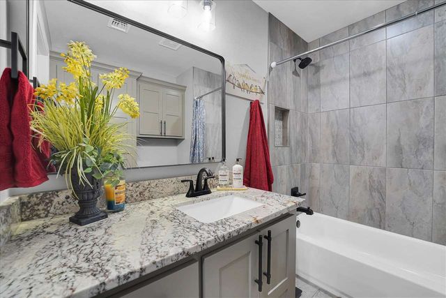 918 NE Oriole Dr, Lawton, OK 73507