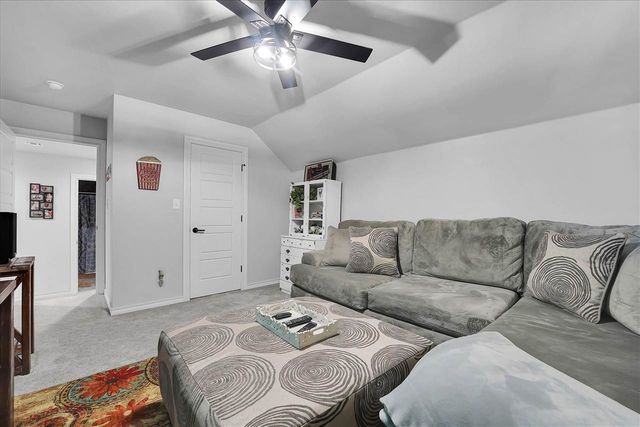 918 NE Oriole Dr, Lawton, OK 73507