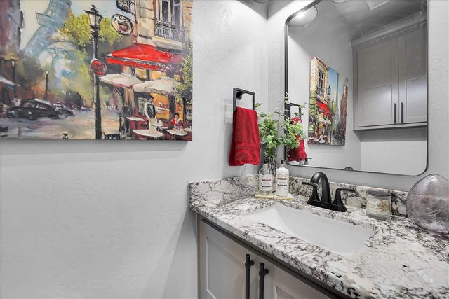 918 NE Oriole Dr, Lawton, OK 73507