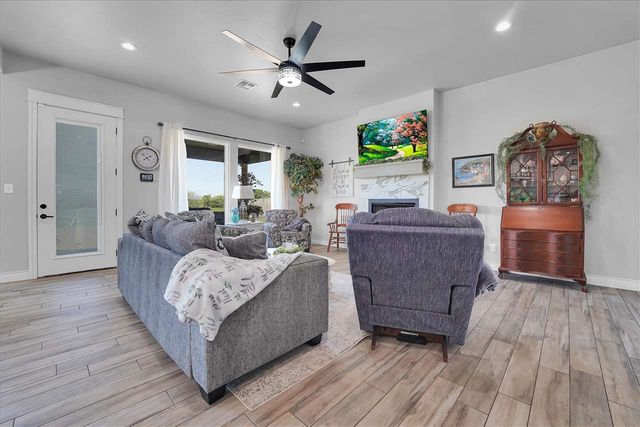 918 NE Oriole Dr, Lawton, OK 73507