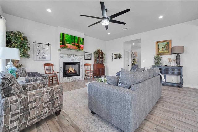 918 NE Oriole Dr, Lawton, OK 73507