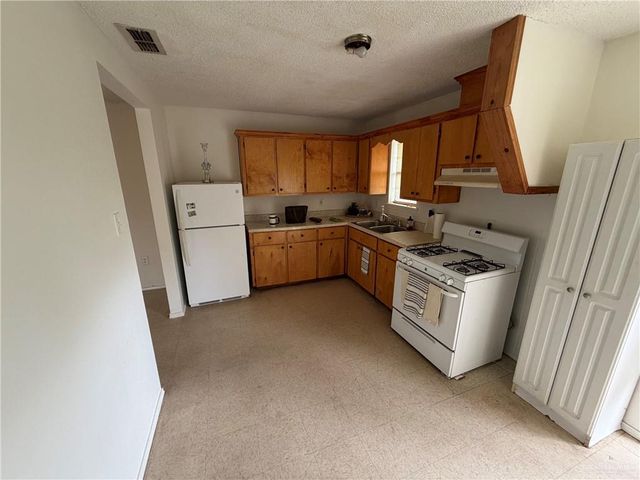 713 S 25th Street S, Donna, TX 78537