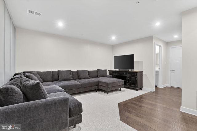 6211 ISLINGTON ST, Middle River, MD 21220