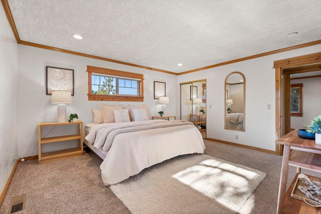 1063 SW Crosscut Court, Bend, OR 97702