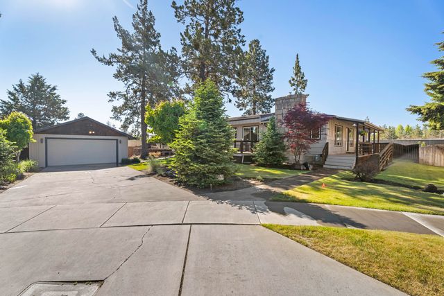 1063 SW Crosscut Court, Bend, OR 97702