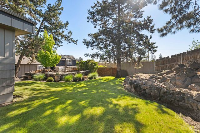 1063 SW Crosscut Court, Bend, OR 97702
