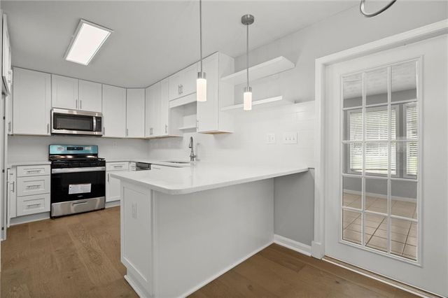 208 Arbour Way, Suwanee, GA 30024