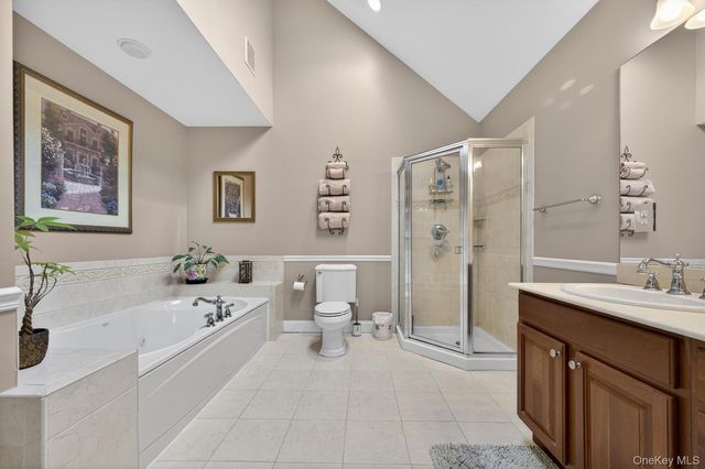 10 Manor Place, Smithtown, NY 11787