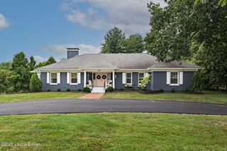 6204 Innes Trace Rd, Louisville, KY 40222
