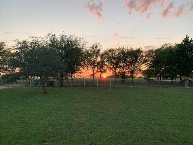 2789 County Road 22900, Paris, TX 75460