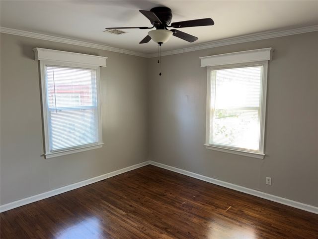 3927 E 2nd Street E, Tulsa, OK 74112