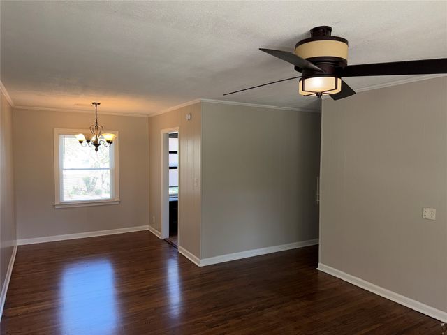 3927 E 2nd Street E, Tulsa, OK 74112