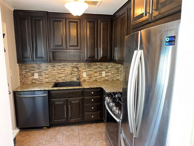 3927 E 2nd Street E, Tulsa, OK 74112