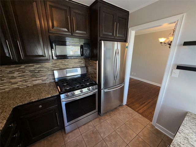 3927 E 2nd Street E, Tulsa, OK 74112
