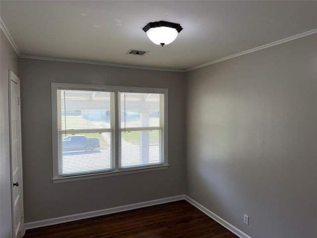 3927 E 2nd Street E, Tulsa, OK 74112