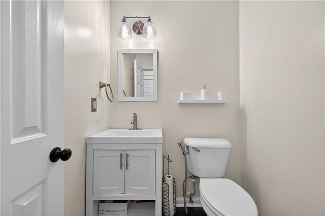 6250 Glen Port Circle, Flowery Branch, GA 30542