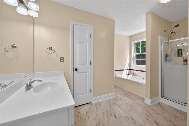 6250 Glen Port Circle, Flowery Branch, GA 30542