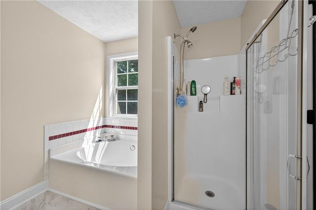 6250 Glen Port Circle, Flowery Branch, GA 30542