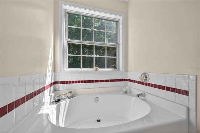 6250 Glen Port Circle, Flowery Branch, GA 30542