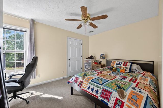6250 Glen Port Circle, Flowery Branch, GA 30542