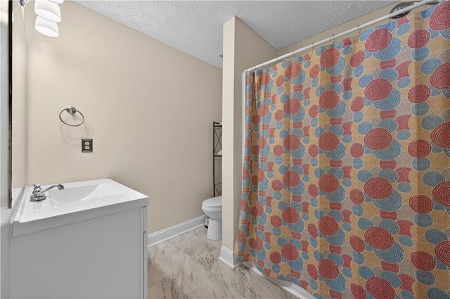 6250 Glen Port Circle, Flowery Branch, GA 30542