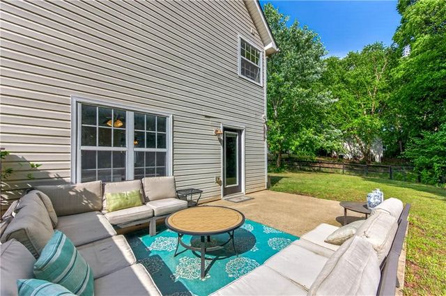 6250 Glen Port Circle, Flowery Branch, GA 30542