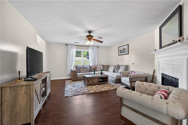 6250 Glen Port Circle, Flowery Branch, GA 30542