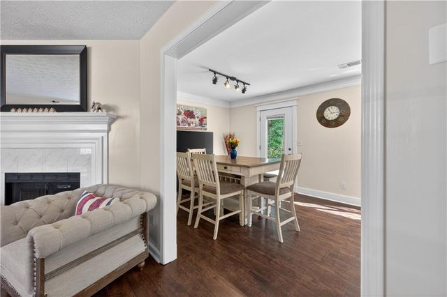 6250 Glen Port Circle, Flowery Branch, GA 30542