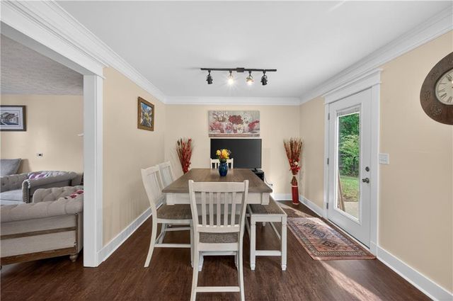 6250 Glen Port Circle, Flowery Branch, GA 30542