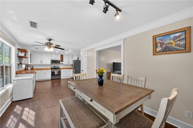 6250 Glen Port Circle, Flowery Branch, GA 30542