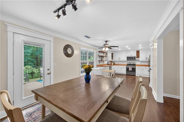 6250 Glen Port Circle, Flowery Branch, GA 30542