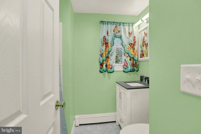 65 SUNNYSIDE DR, Carlisle, PA 17015