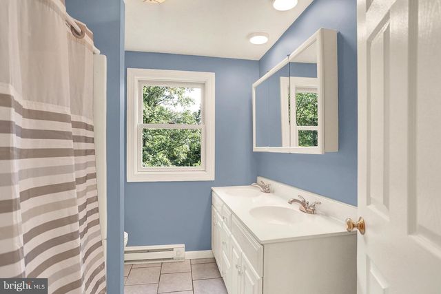 65 SUNNYSIDE DR, Carlisle, PA 17015