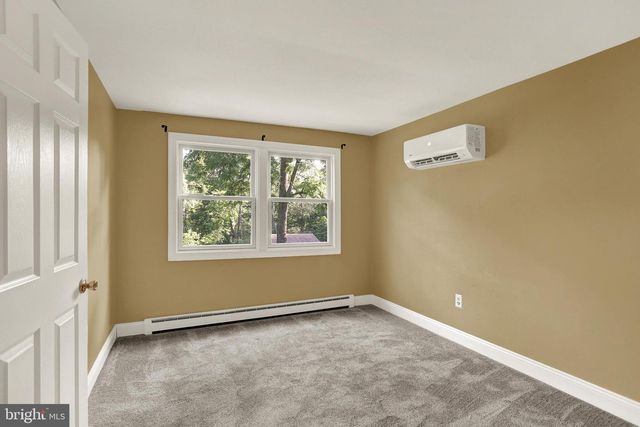 65 SUNNYSIDE DR, Carlisle, PA 17015