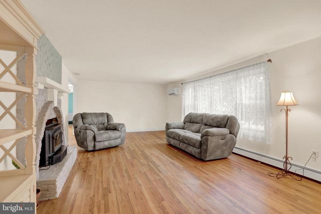 65 SUNNYSIDE DR, Carlisle, PA 17015
