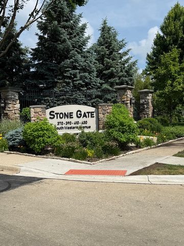 390 S Western Avenue 402, Des Plaines, IL 60016