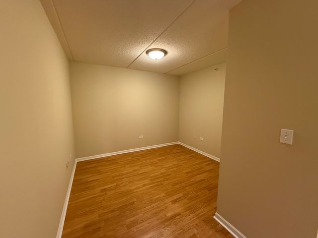 390 S Western Avenue 402, Des Plaines, IL 60016