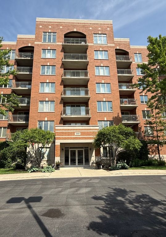 390 S Western Avenue 402, Des Plaines, IL 60016
