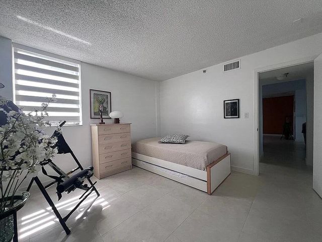 6463 La Costa Drive 105, Boca Raton, FL 33433