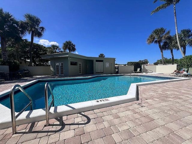6463 La Costa Drive 105, Boca Raton, FL 33433