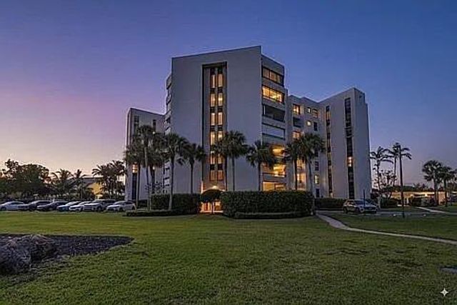 6463 La Costa Drive 105, Boca Raton, FL 33433