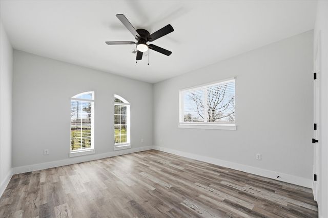 867 Durning Road, Van Alstyne, TX 75495