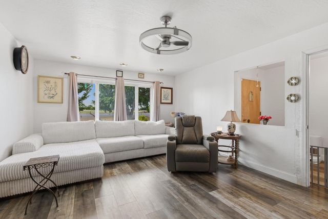 2455 Colusa Hwy, Yuba City, CA 95993