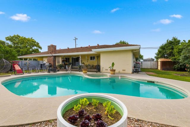 2455 Colusa Hwy, Yuba City, CA 95993