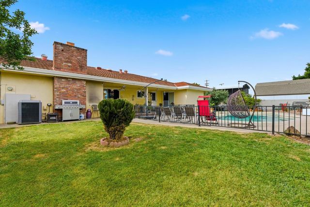 2455 Colusa Hwy, Yuba City, CA 95993